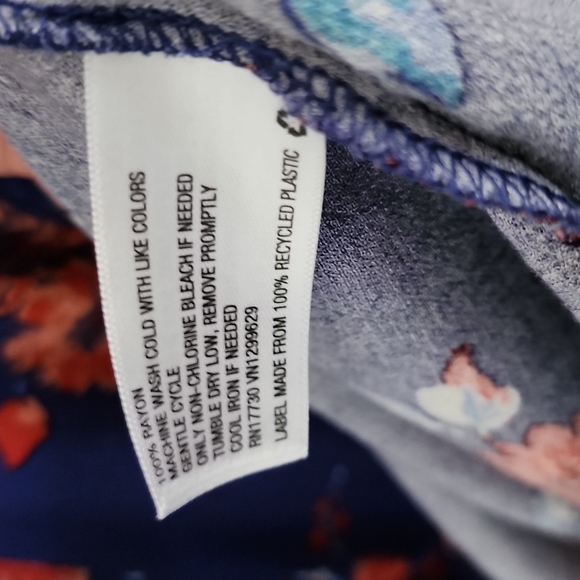 Xhilaration Cold Shoulder Button Down Tunic Top XL - Picture 7 of 7